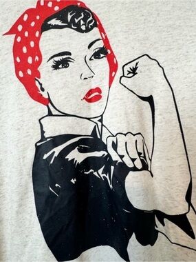 🏷️ 3/$30 Rosie the Riveter Graphic Tee Women's Small Ruby's Rubbish Feminist